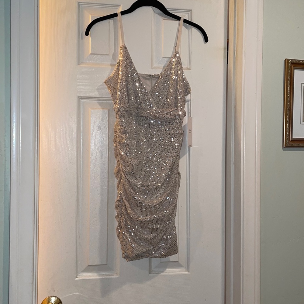 NWT BEAUTIFUL gold sequined cocktail / short formal / prom dress by Blashe Sz 0